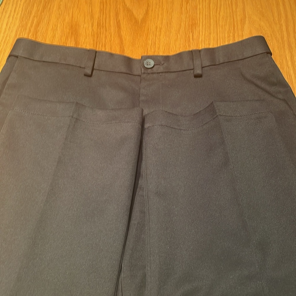 Me s Haggar Classic Cool 18 polyester dark navy chinos 34x32 like new